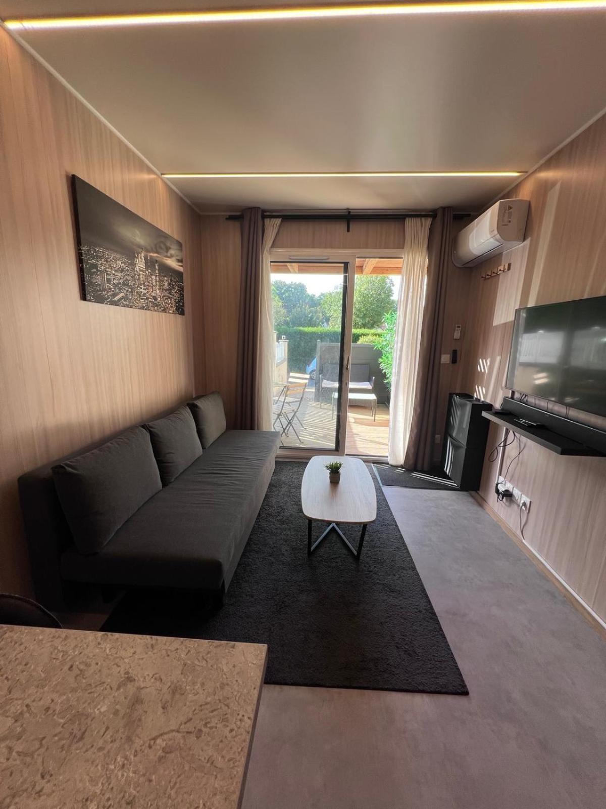 Tiny House Pour 4 A Disneyland Paris Coutevroult Exterior photo